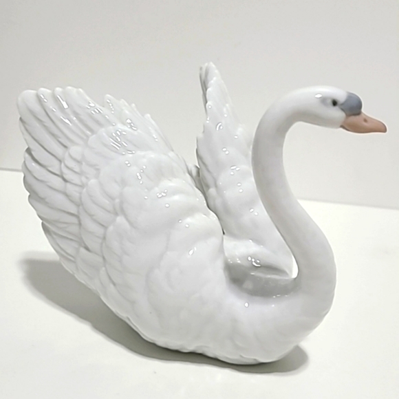LLADRO Vintage Porcelain White Swan Handmade in Spain - Picture 8 of 8